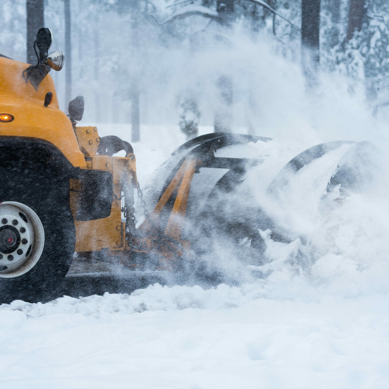 snow-plow-at-work_t20_rRpAPd